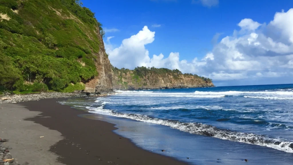 Pololū Valley Beach